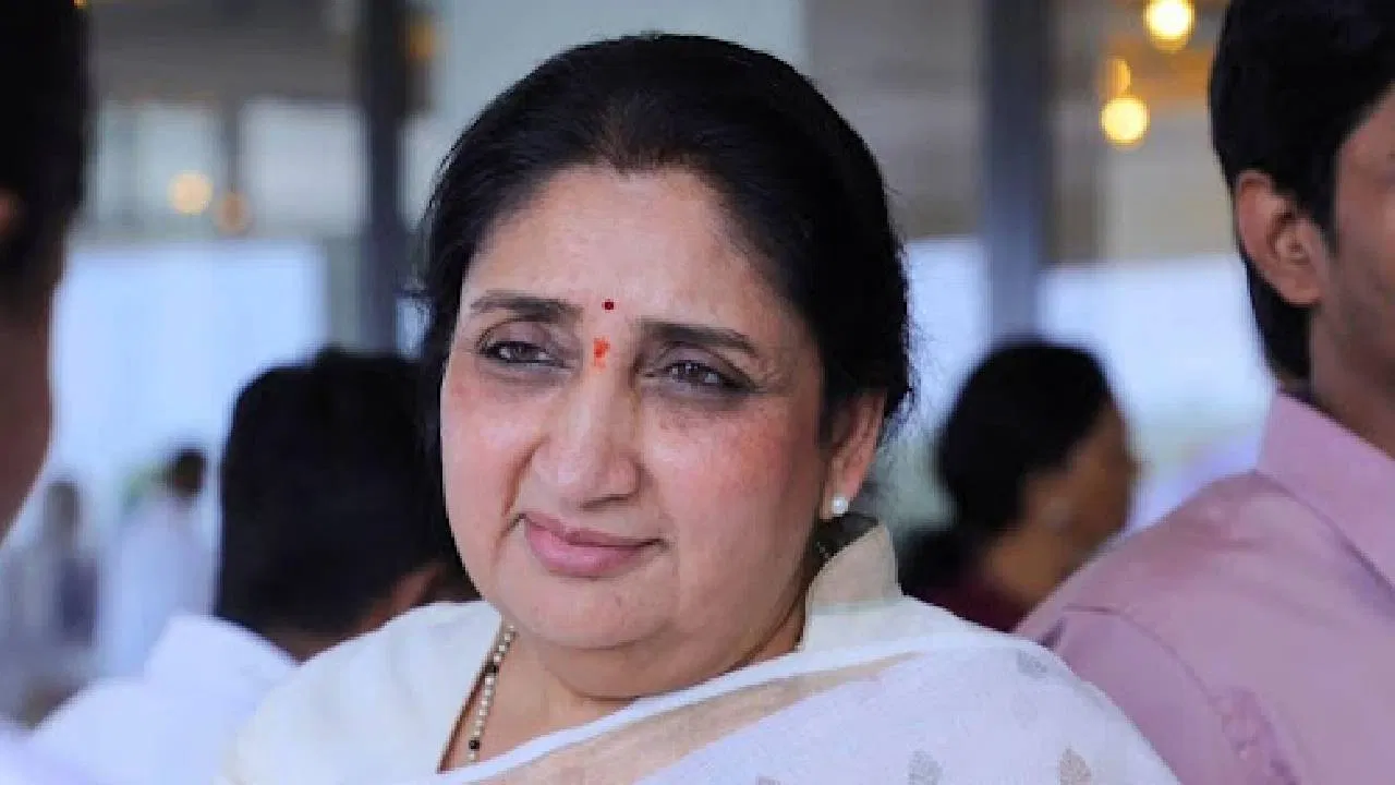 Sunetra Pawar swears to be Maharashtra's deputy Chief Minister