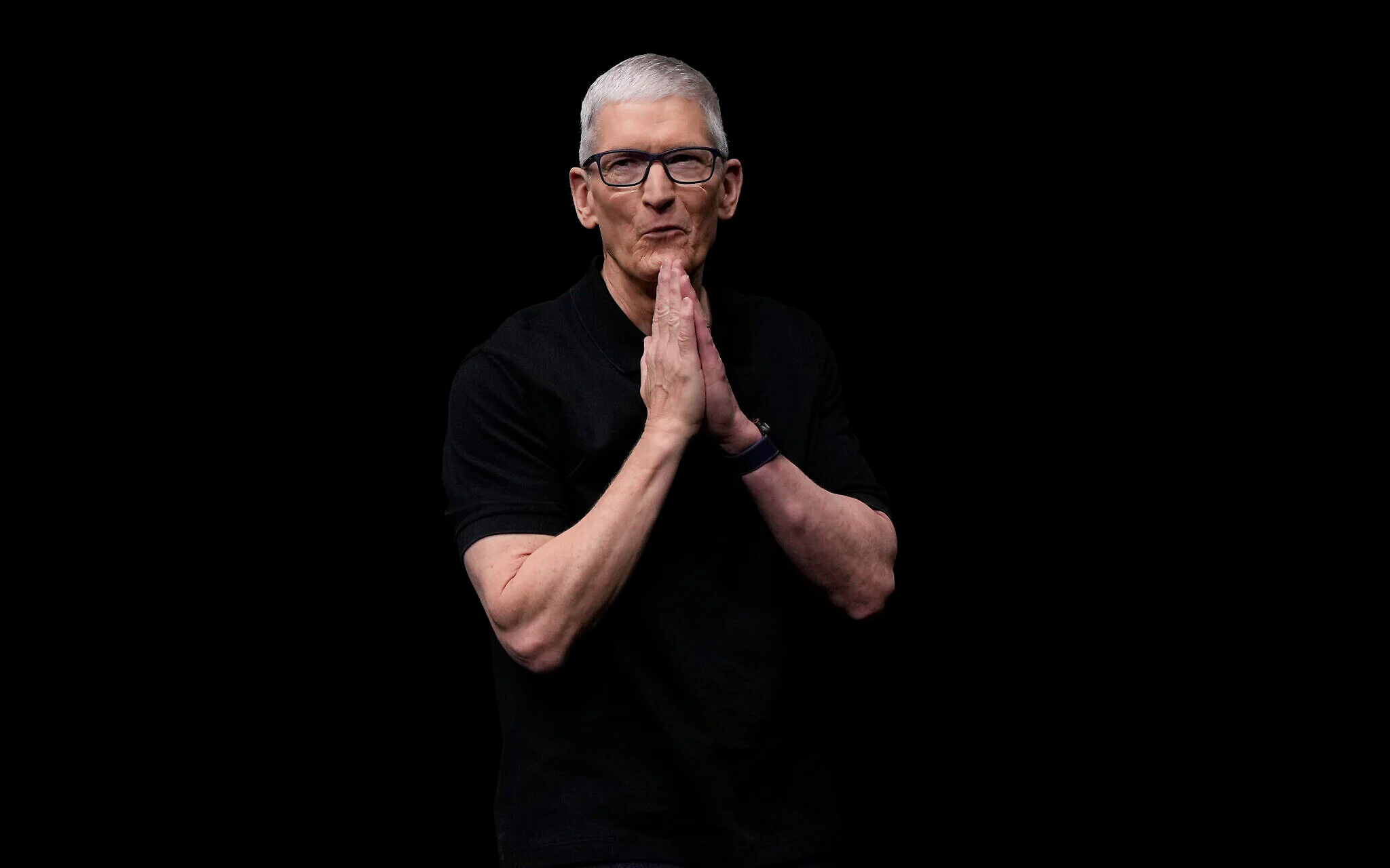 Apple CEO Tim Cook’s Salary Revealed for 2025: Here’s How Much the Tech Giant’s Boss Earns